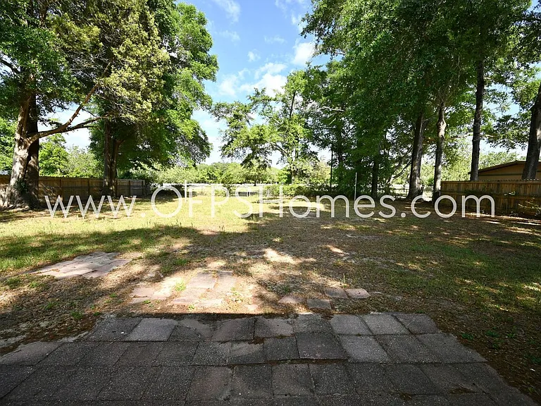 131 Adkinson Dr — Photo 19