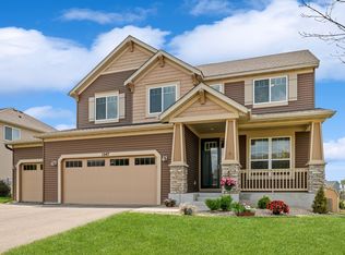 1247 Night Trl, Waconia, MN 55387