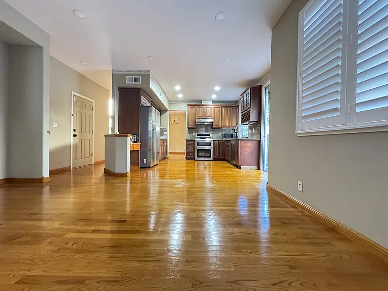 15680 Atlantus Ave — Photo 6