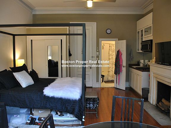 323 Beacon St. #4 Boston - Back Bay Unit Photo 4 (2)