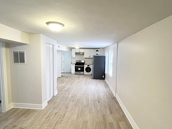2nd image of 2633 S Christiana Ave #Ch1