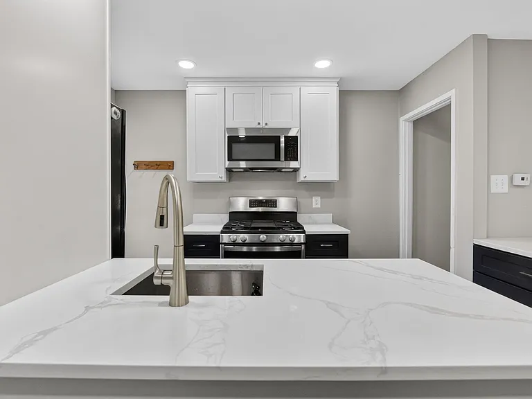 23 Underwood Pl — Photo 7