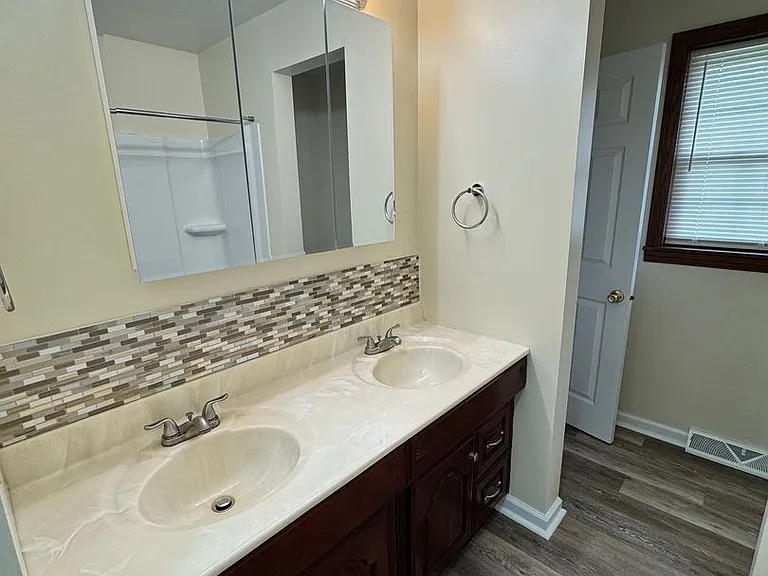 5001 Sampson Dr — Photo 20