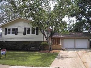 2nd image of 1325 Devonshire Ln