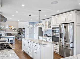 30 Kentucky Drive, Hazlet, NJ 07730