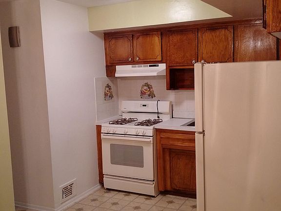 3rd image of 1453 E 86th St #1