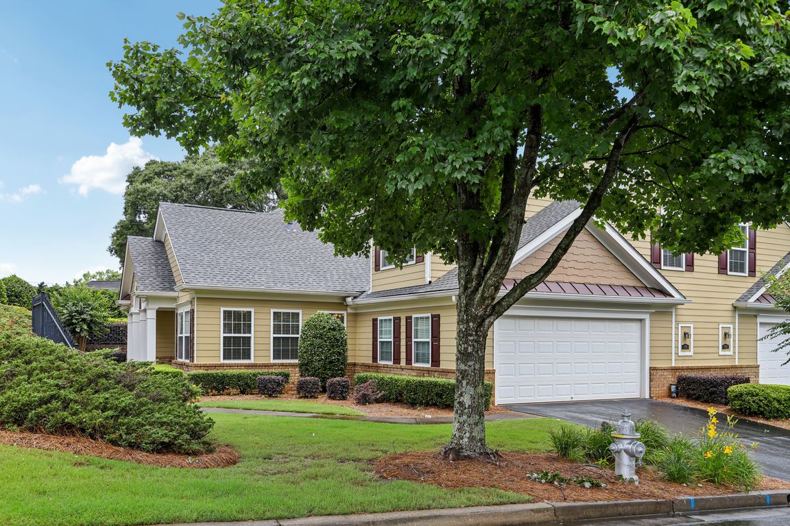 Grapevine Cir-1006-001.jpg