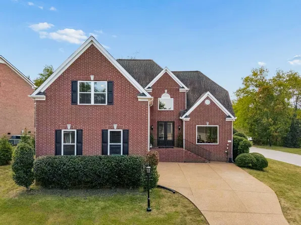 401 Woodcrest Ln, Franklin, TN 37067
