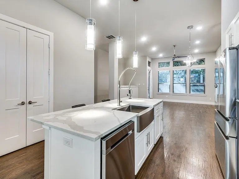 3170 Carmel St #102 — Photo 1