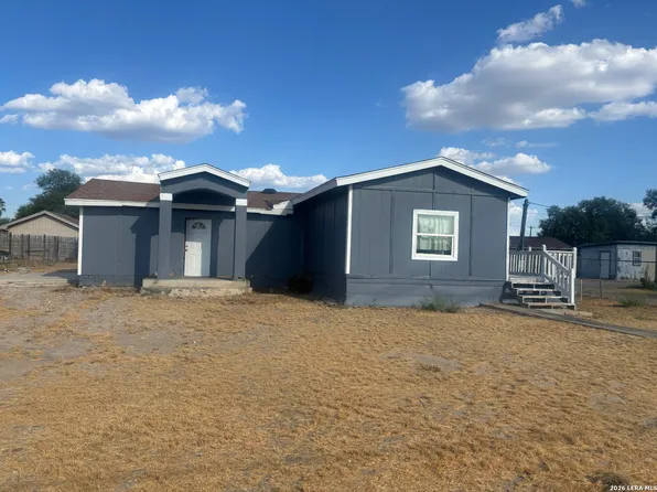 3888 CROSS CREEK DR, Eagle Pass, TX 78852