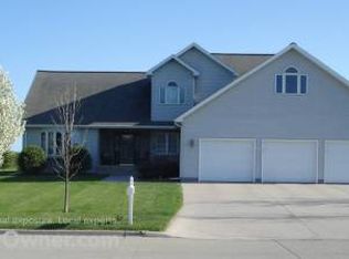 2112 9th St SE, East Grand Forks, MN 56721