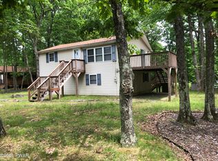 224 High Ridge Rd, Dingmans Ferry, PA 18328