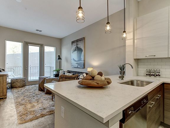 5th image of 3946 Saint Johns Ave #3202