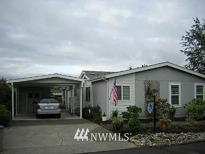 1110 Lakeview Circle photo 1