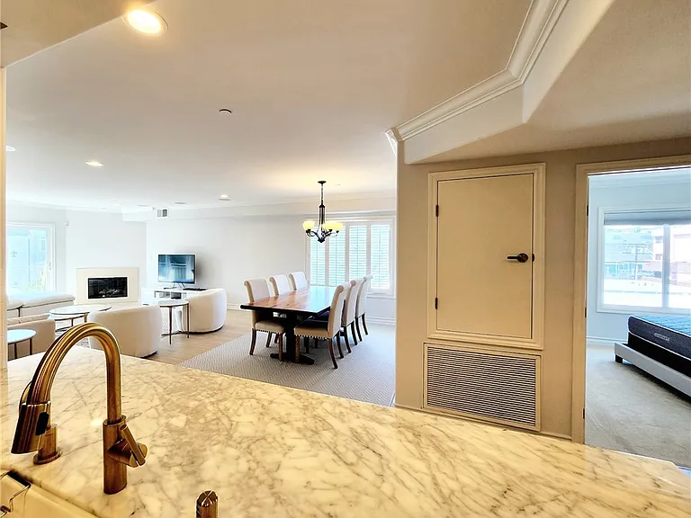 1920 Malcolm Ave #401 — Photo 6