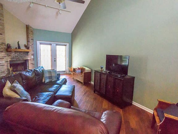 4th image of 60 N Halifax Dr APT 104