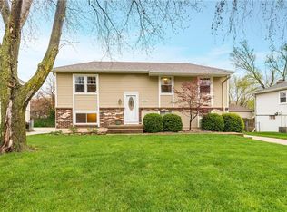 12821 S Raintree Dr, Olathe, KS 66062