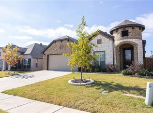 933 Cloudlock Dr, Saginaw, TX 76179