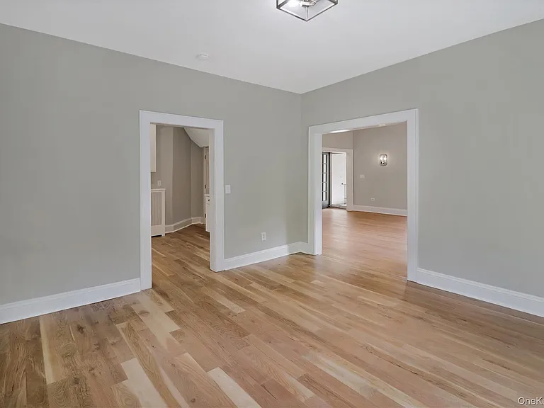 52 Sickles Ave — Photo 10