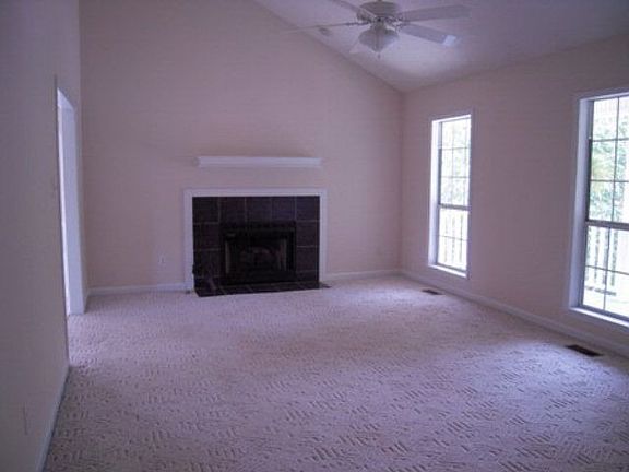 2nd image of 652 Wellington Dr