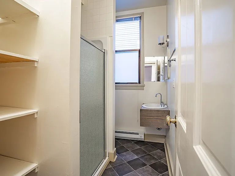 The Duke Apartments — Photo 9