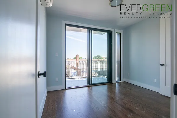 Rented by ERNY LLC | media 18