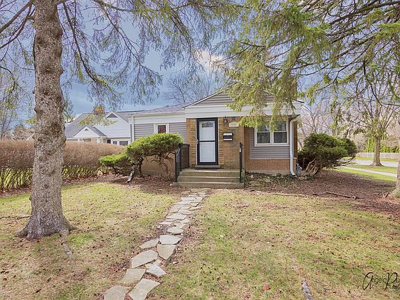 2nd image of 1004 Harvard Ct