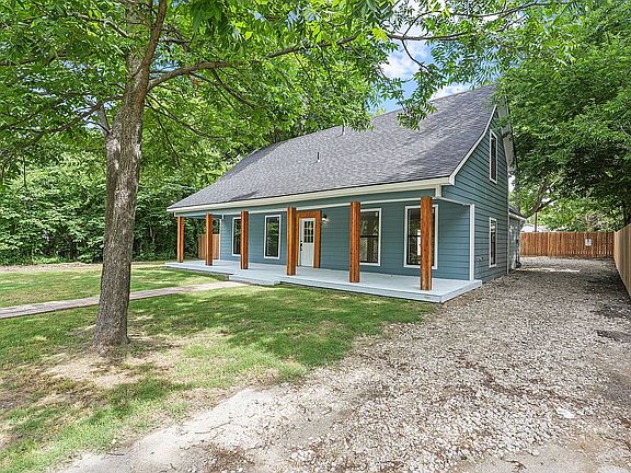 Front of home driveway view