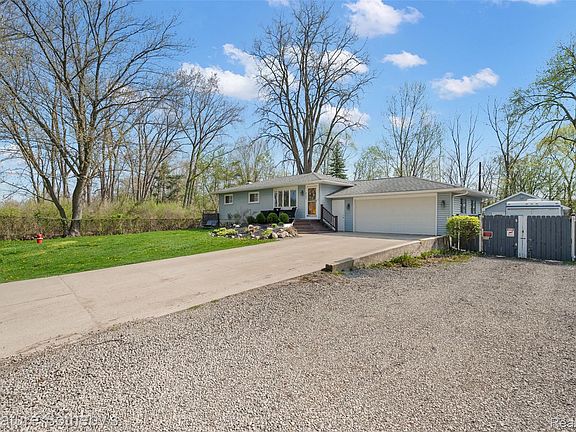 3rd image of 2721 Midvale Dr