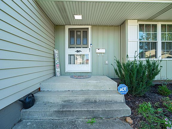 2nd image of 5275 Sandalwood Ct
