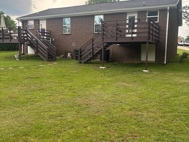 112 Glen Oak Ct E #A — Photo 2