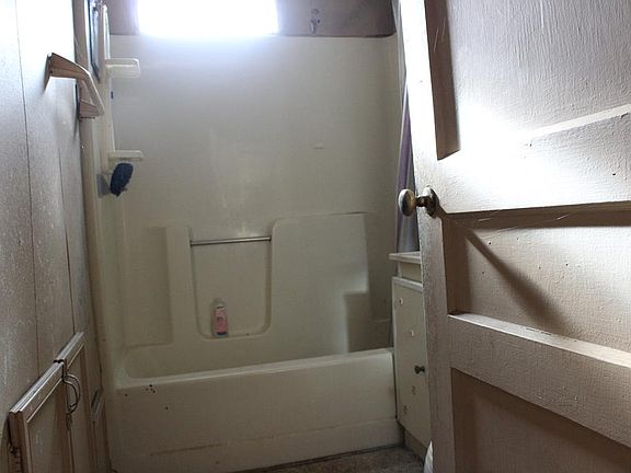 3rd image of 119 Newman St