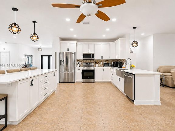 4th image of 26363 SW 152nd Ave
