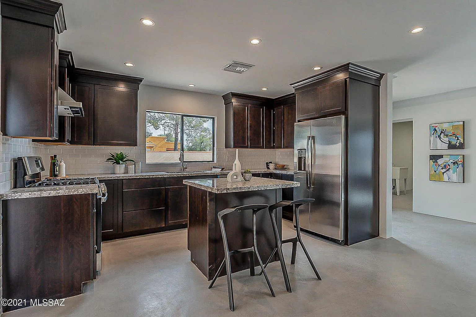 3 bed, 1685 sqft, $2,200 — Photo 3