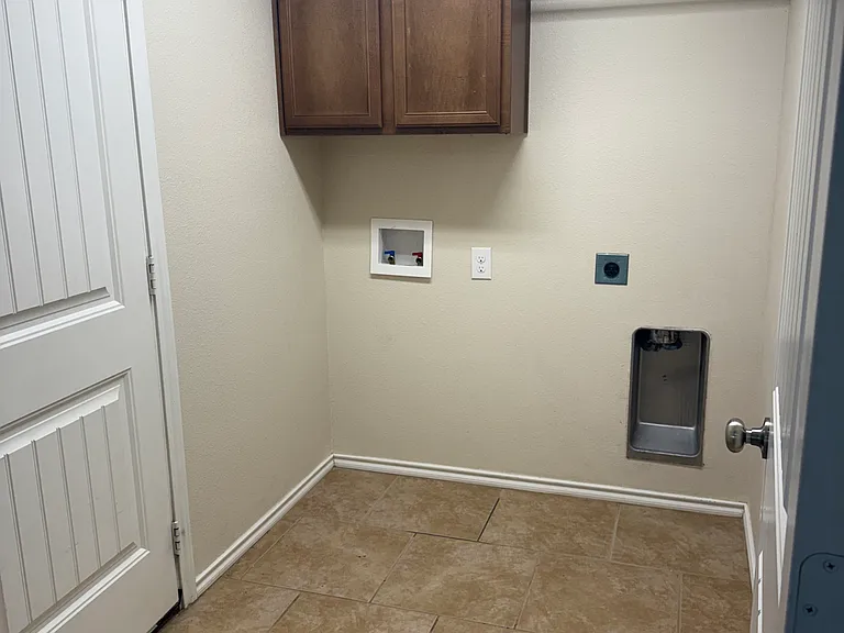 10106 Viola Ave — Photo 17