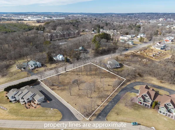 1035 Walnut St, Baraboo, WI 53913