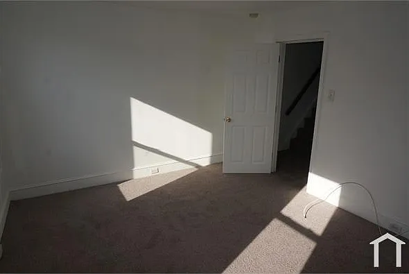 221 E Wood St — Photo 14