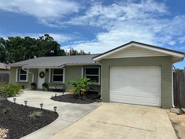 520 Parker Rd — Photo 3