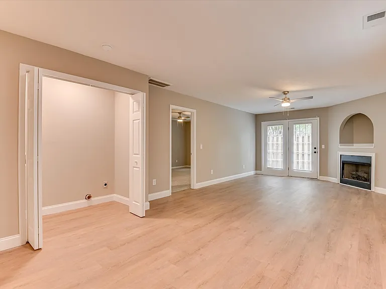 100 Kelly Dr SW — Photo 10