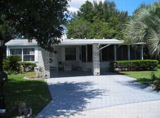 17 E Hampton Dr, Auburndale, FL 33823