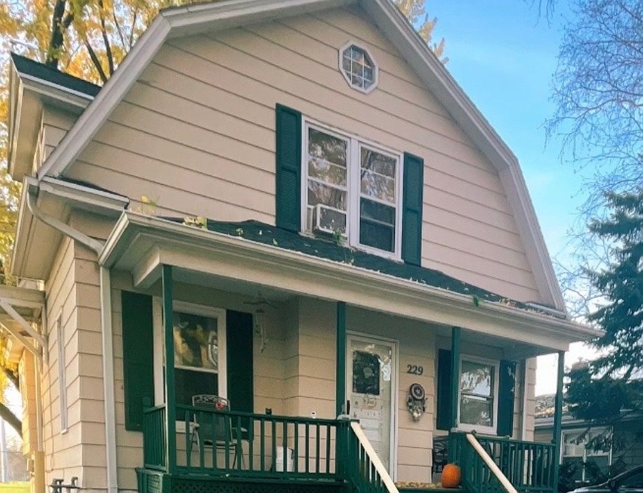 1st image of 229 Oxford Ave