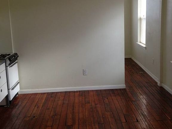 living area/kitchen