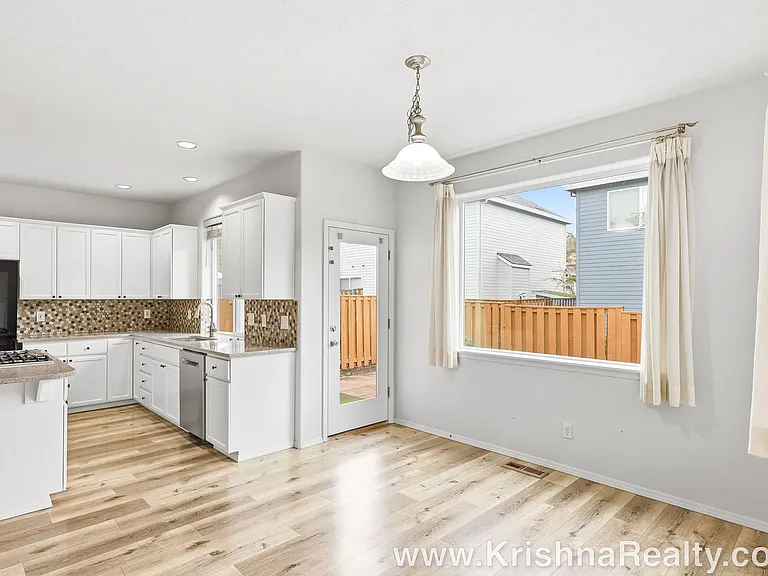 5906 NE Skipton St — Photo 9