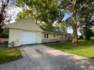 805 Ventura Rd, Champaign, IL 61820