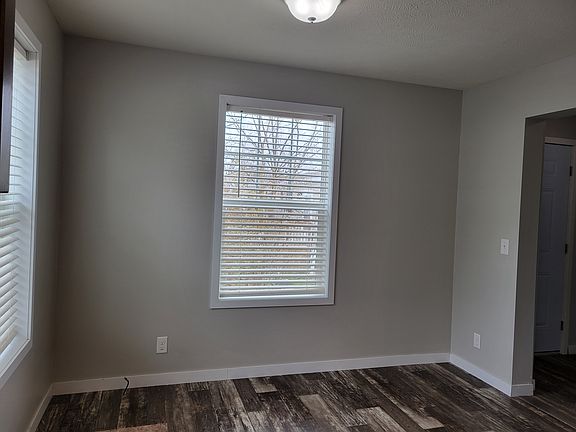 5th image of 18 Mockingbird Dr