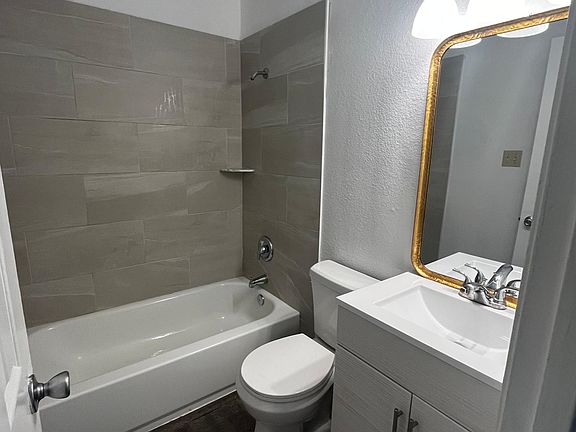4th image of 5504 Rose Hill Cir #C