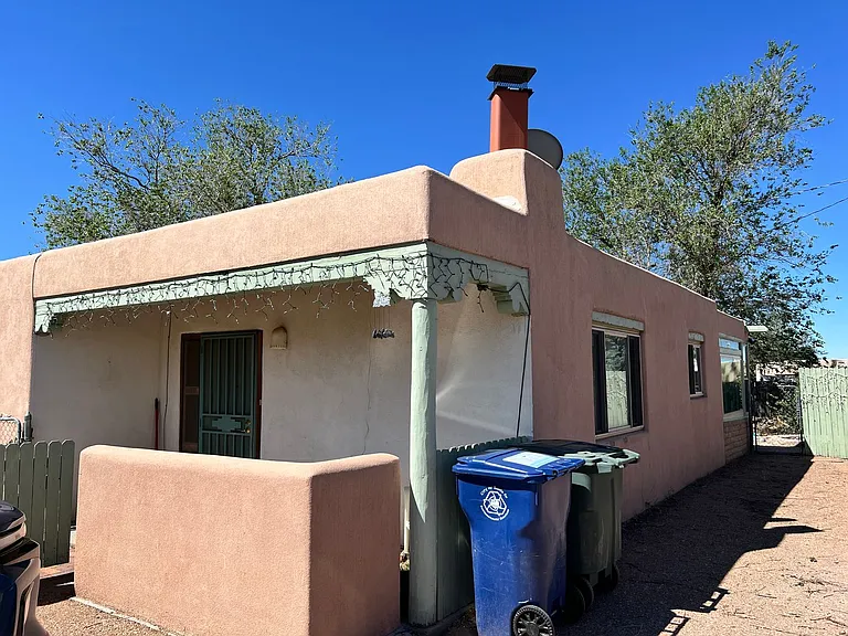410 La Joya Rd — Photo 2