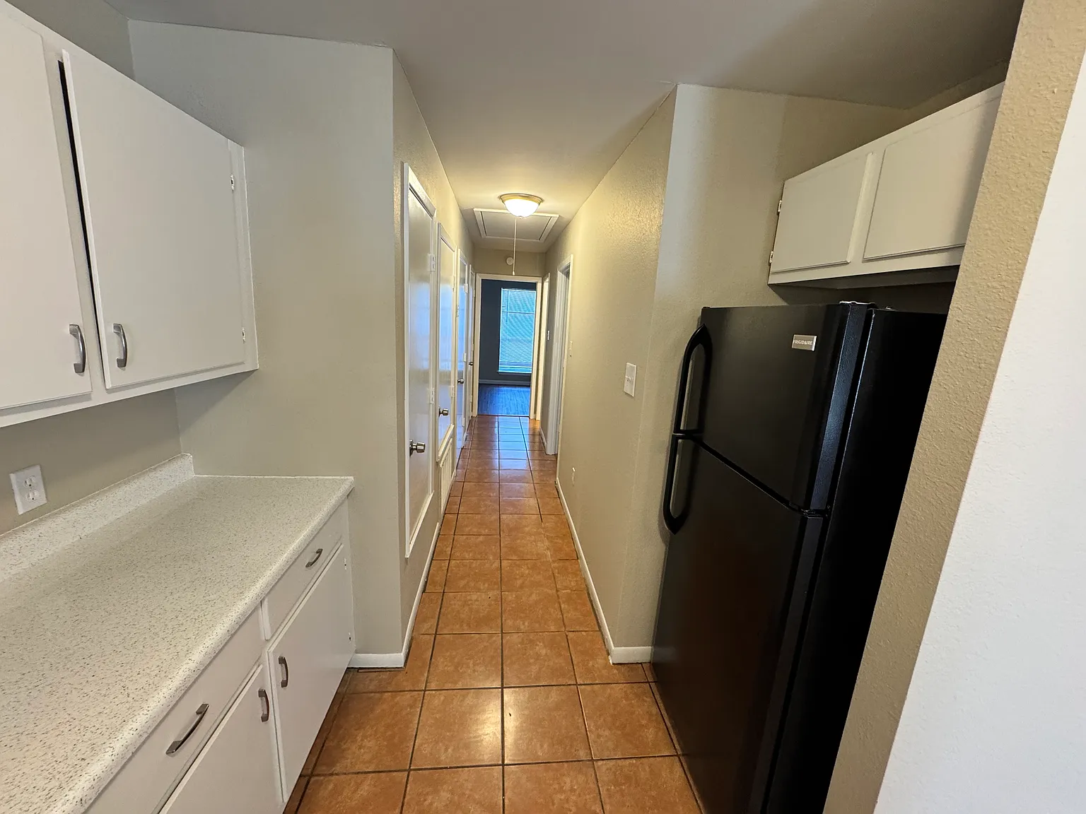 2 bed, 1100 sqft, $1,195 — Photo 3
