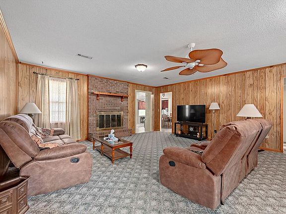 5th image of 103 Dover Ct