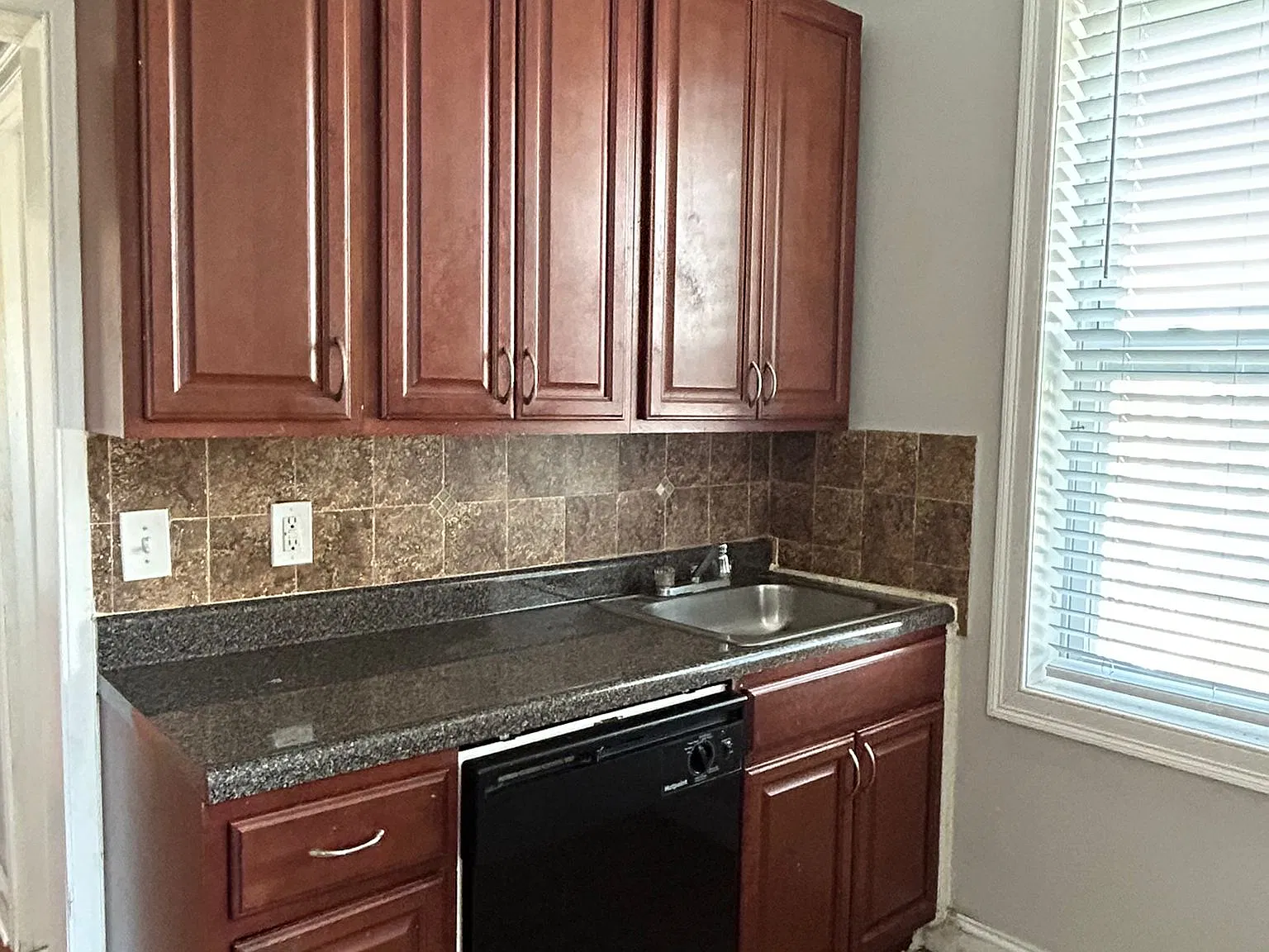 5008 Palisade Ave — Photo 2